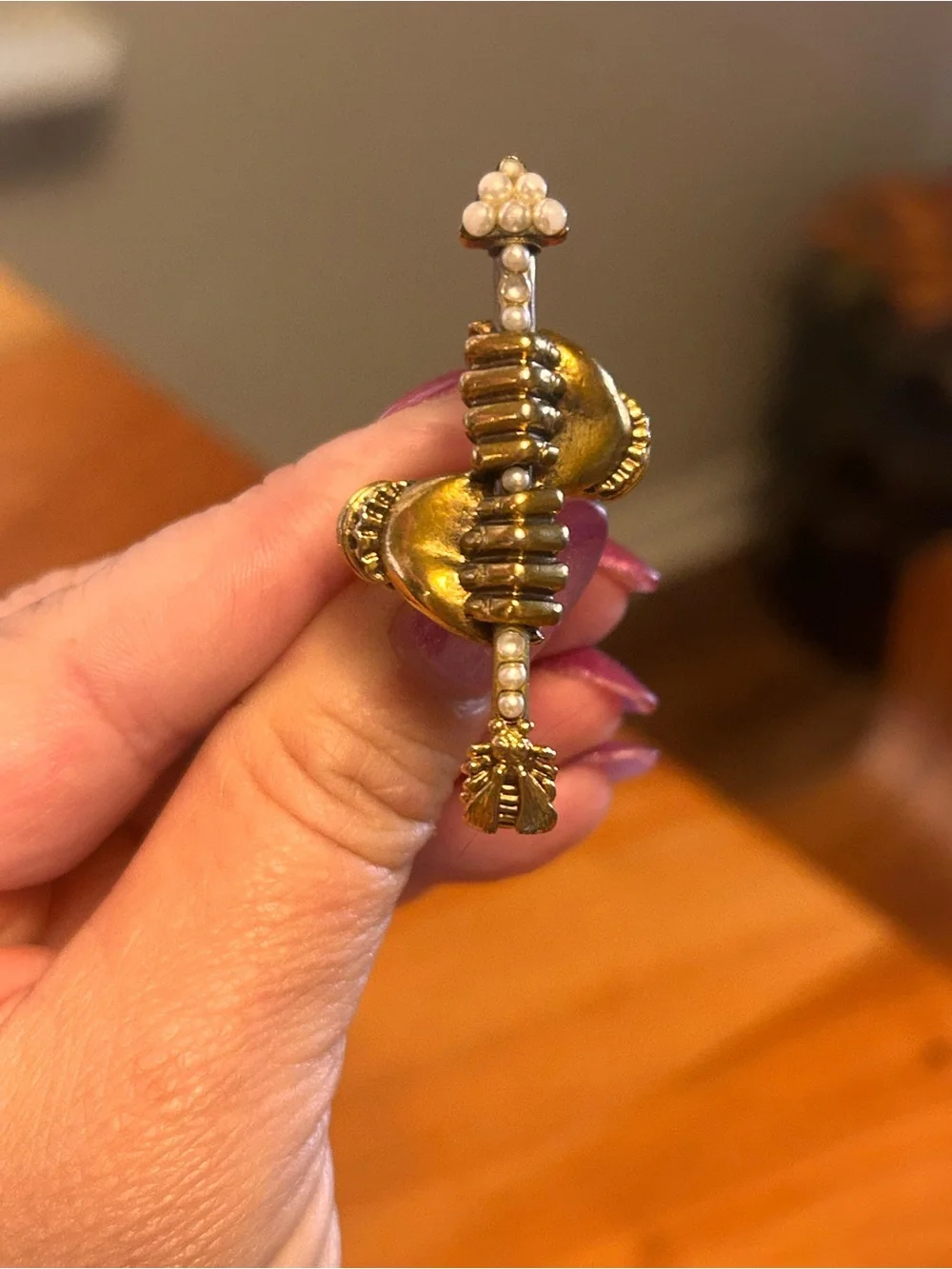 Gucci Gold-Tone Pearl Arrow Ring